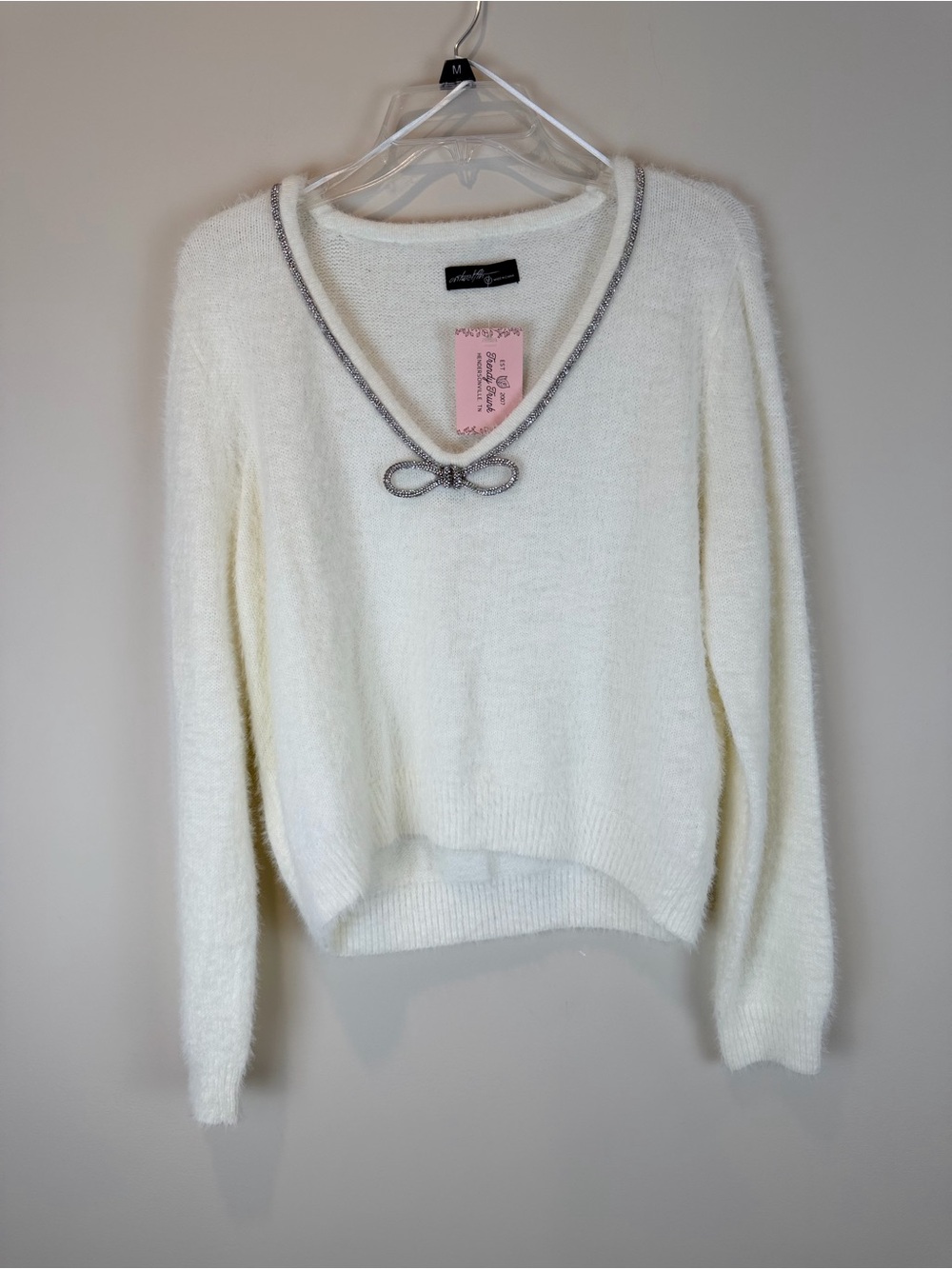OntWelfth Women’s Cream V-Neck Sweater with Silver Crystals Bow Trim M